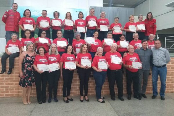 Bombeiros voluntários capacitam público da terceira idade 0